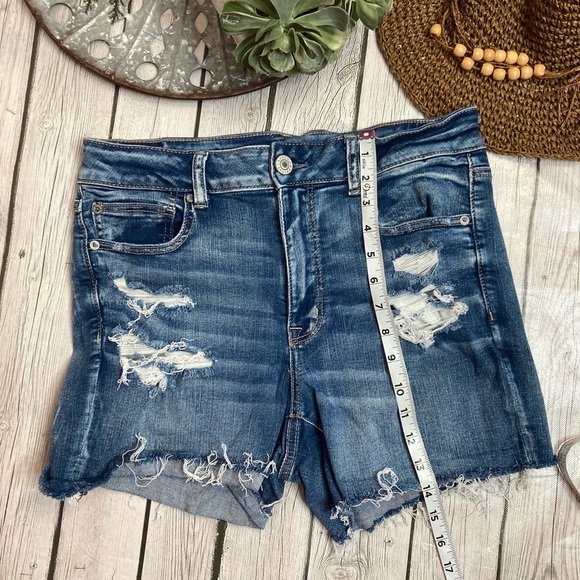 American Eagle Distressed High Rise Shortie - Picture 6 of 8